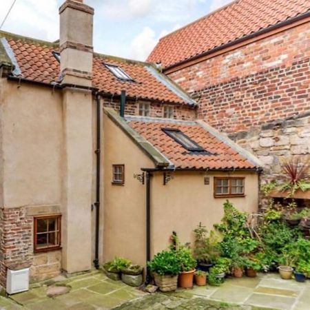 The Cow House - In The Heart Of Whitby Vila Exterior foto