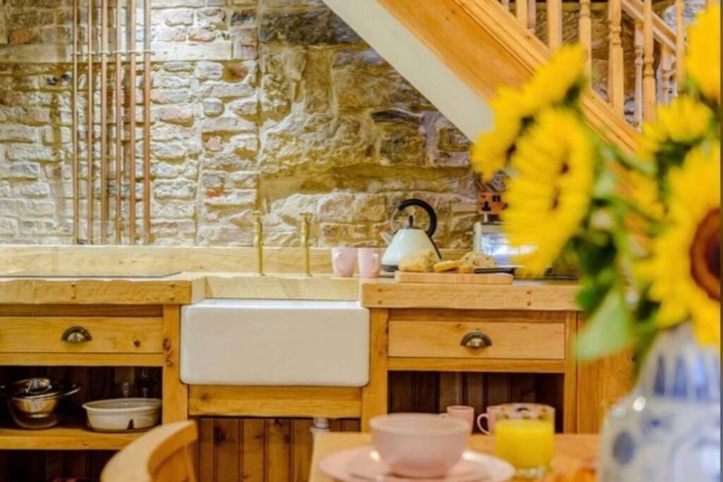 The Cow House - In The Heart Of Whitby Vila Exterior foto
